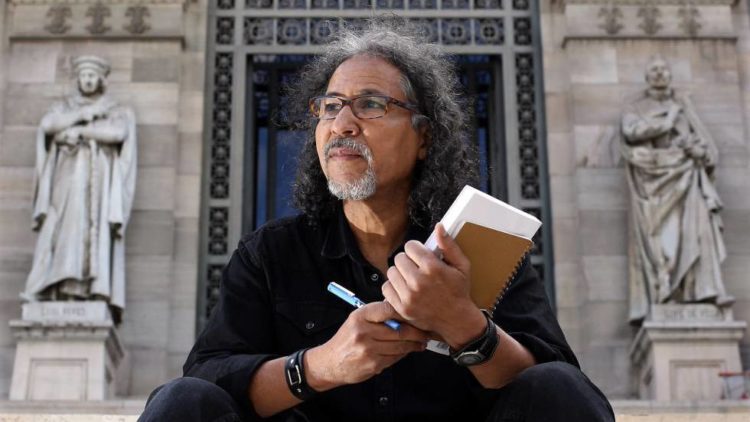 Bahia Mahmud Awah: “La dureza del exilio nos ha convertido en escritores”